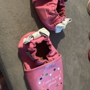 Robeez brand toddler soft walking shoe leather